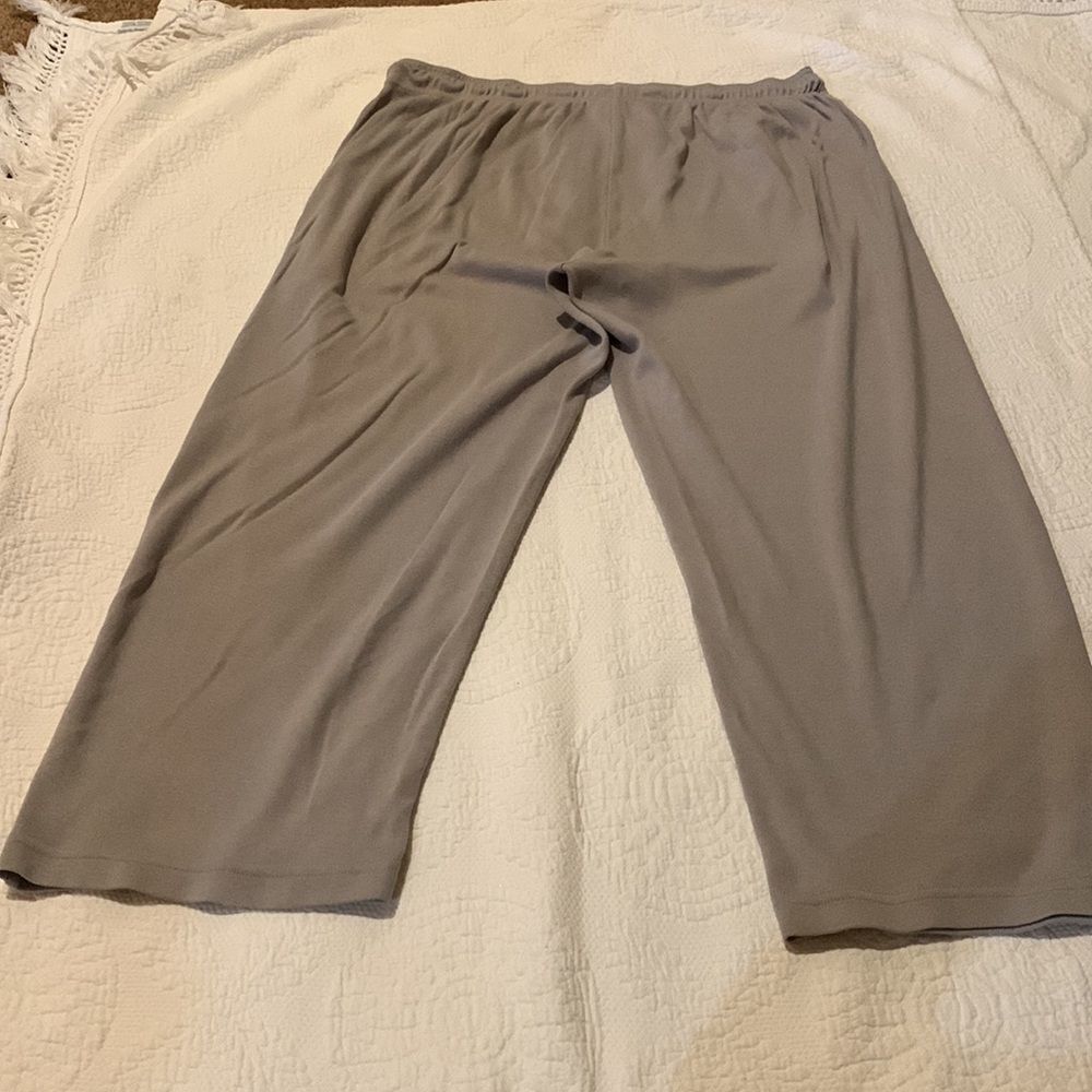 John Phillip lounge pants. Large - Picture 9 of 9